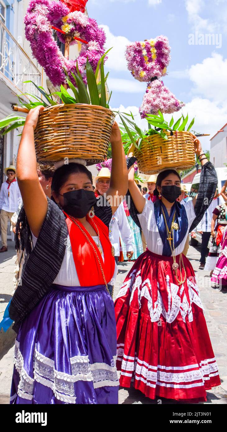 Danseuses mexicaines en costumes traditionnels d'Oaxaca, Oaxaca de Juarez, État d'Oaxaca, Mexique Banque D'Images