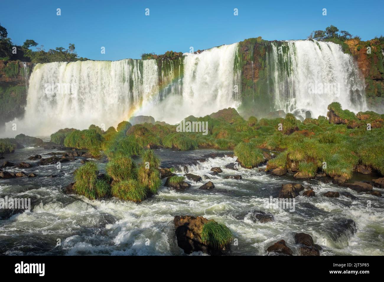 Chutes d'Iguazu de renommée mondiale à la frontière du Brésil et de l'Argentine. Banque D'Images