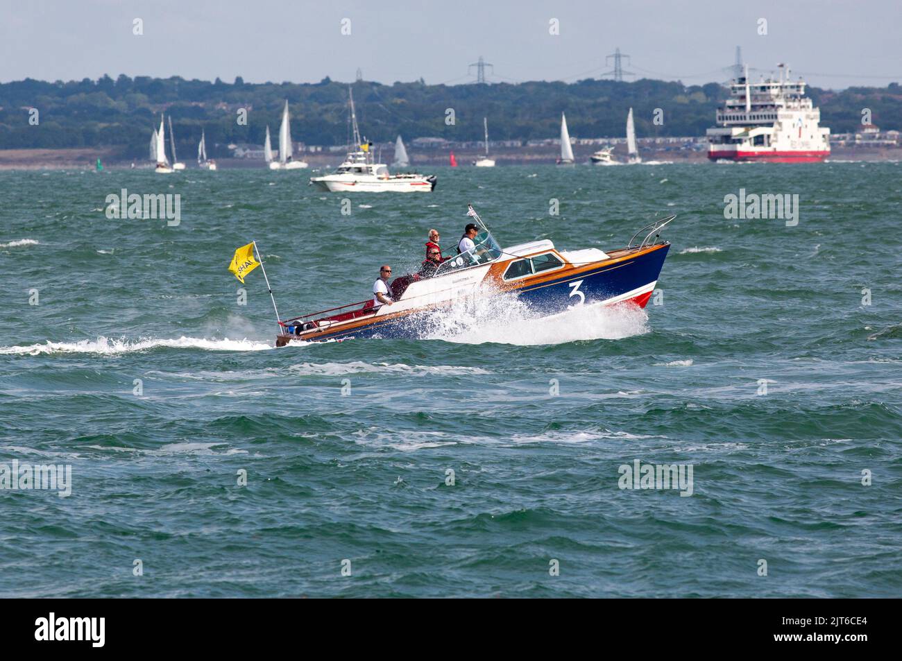 Cowes, Royaume-Uni. 28th août 2022. Courses de bateaux à moteur dans la course de Cowes Torquay Cowes 2022 à Cowes Isle of Wight, Credit: Martin Augustus/Alay Live News Banque D'Images