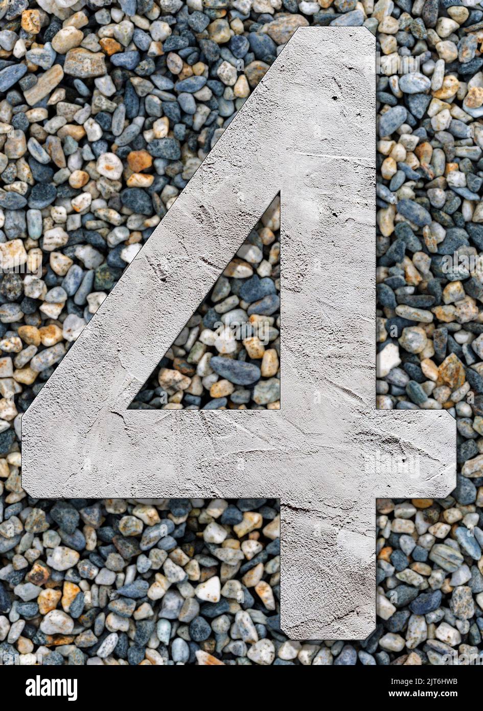 Numéro 4 avec texture de béton, sur fond de pierres Banque D'Images