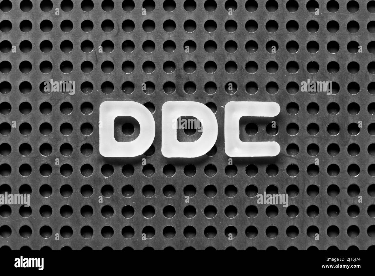 Lettre blanche dans le mot DDC (abréviation de Division of Disease Control, Direct Digital Control, Display Data Channel ou Dewey Decimal Classif Banque D'Images