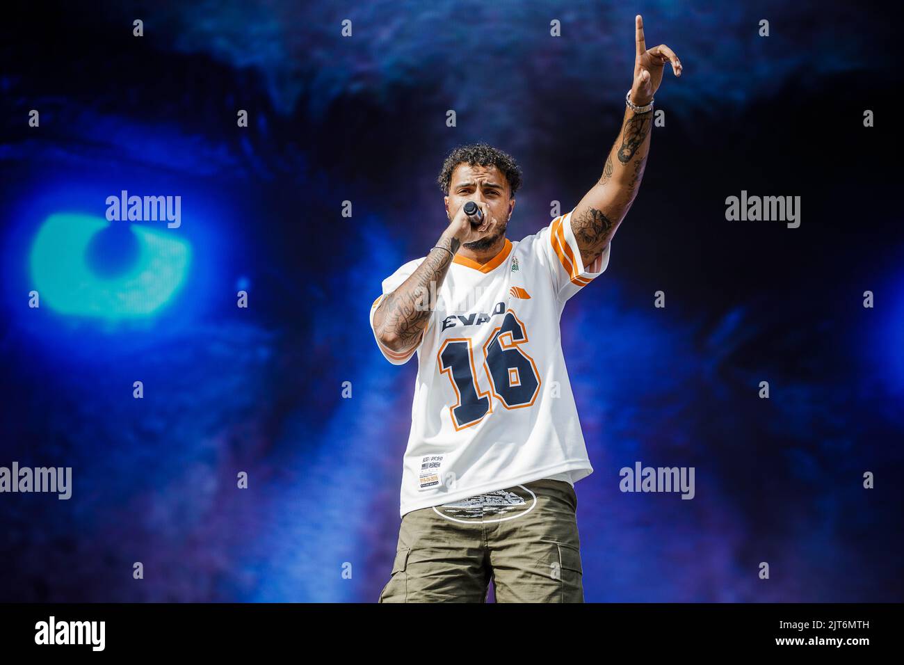 Leeds, Royaume-Uni. 28th août 2022. AJ Tracey joue en direct sur scène au Leeds Festival, au Royaume-Uni. Crédit : Andy Gallagher/Alay Live News Banque D'Images