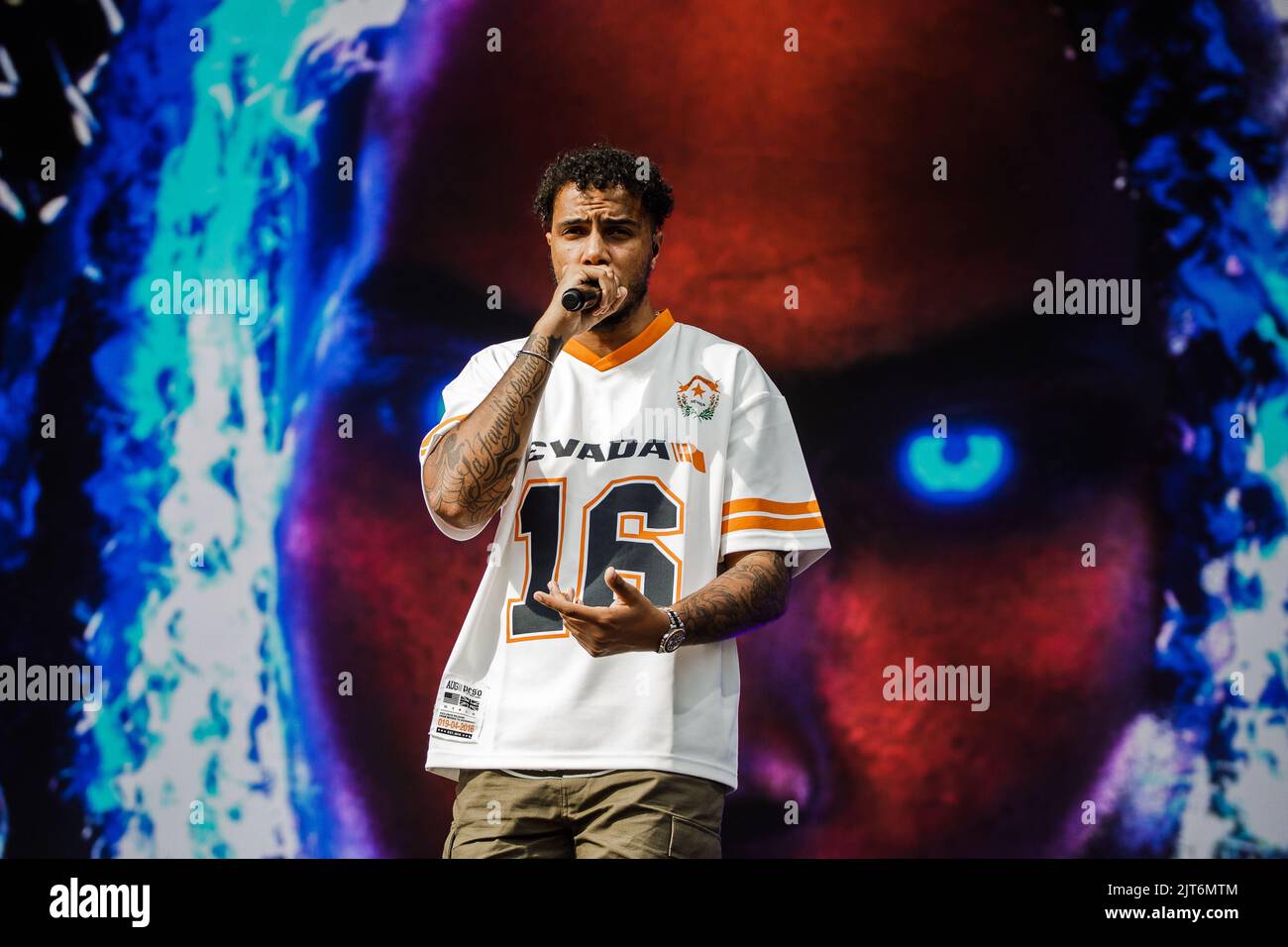 Leeds, Royaume-Uni. 28th août 2022. AJ Tracey joue en direct sur scène au Leeds Festival, au Royaume-Uni. Crédit : Andy Gallagher/Alay Live News Banque D'Images