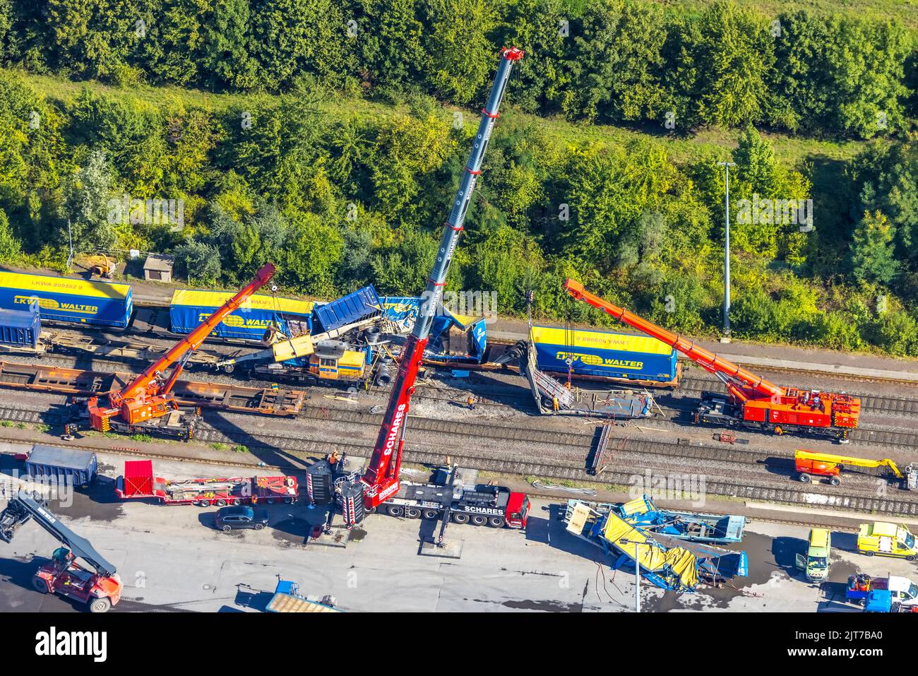 Luftbild, Güterzugunglück, Güterzug fährt beim Rangieren auf einen zweiten Güterzug auf, HERNE. Im Container-terminal Herne ist in der Nacht zu Freita Banque D'Images
