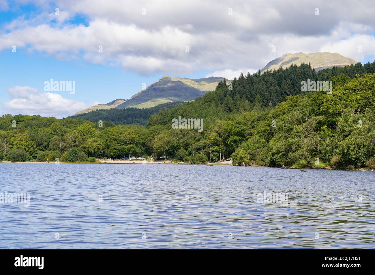 Camping Sallochy sur les rives est du Loch Lomond avec Ben Lomond derrière, Sallochy Bay, Rowardennan, Loch Lomond, Stirlingshire, Écosse, Royaume-Uni Banque D'Images