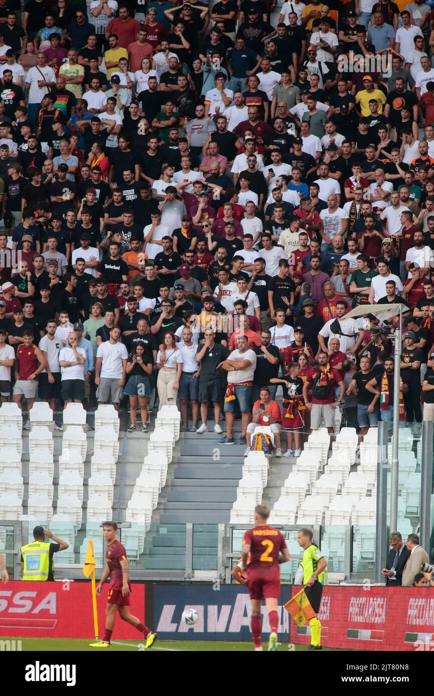 Turin, Italie. 27th août 2022. En tant que supporters roms lors de la série A italienne, match de football entre le FC Juventus et le FC AS Roma sur 27 août 2022 au stade Allianz, Turin, Italie. Photo Nderim Kaceli crédit: Agence de photo indépendante/Alamy Live News Banque D'Images