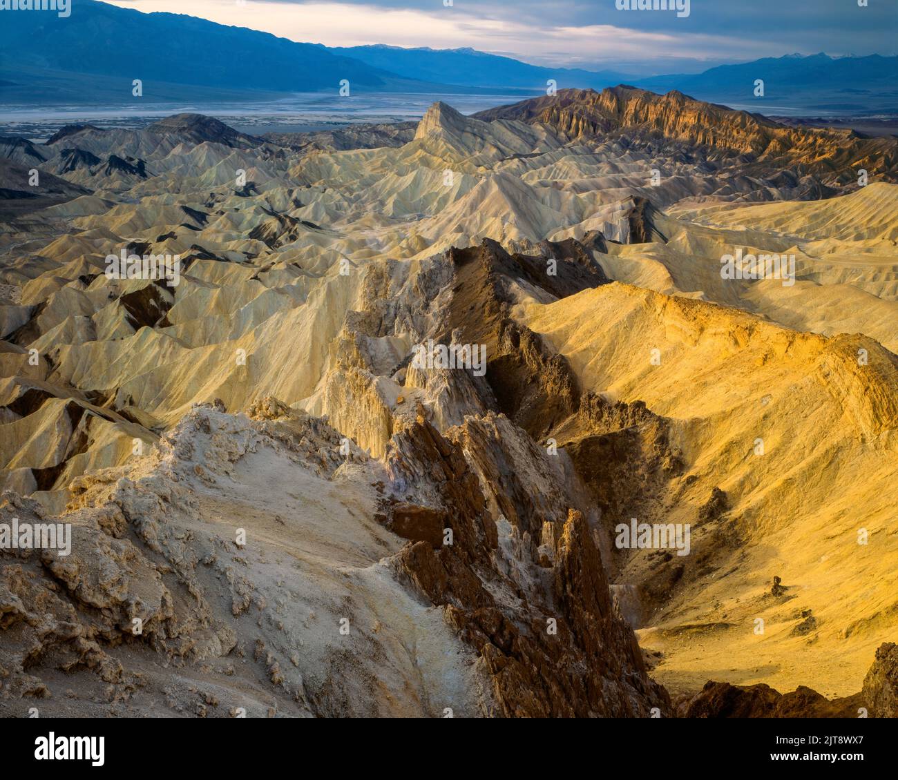Crépuscule, Manly Peak, Golden Canyon, Parc national de la Vallée de la mort, Californie Banque D'Images