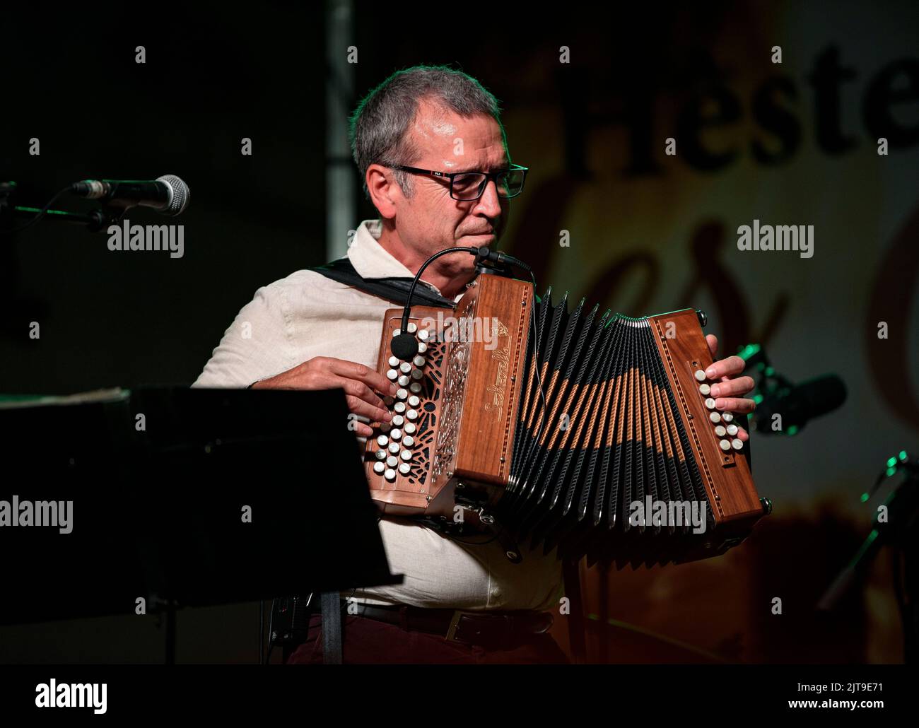 Concert du groupe Aranese Sarabas, basé sur la musique traditionnelle occitane aux (Vallée de l'Aran, Lleida, Catalogne, Espagne) Banque D'Images