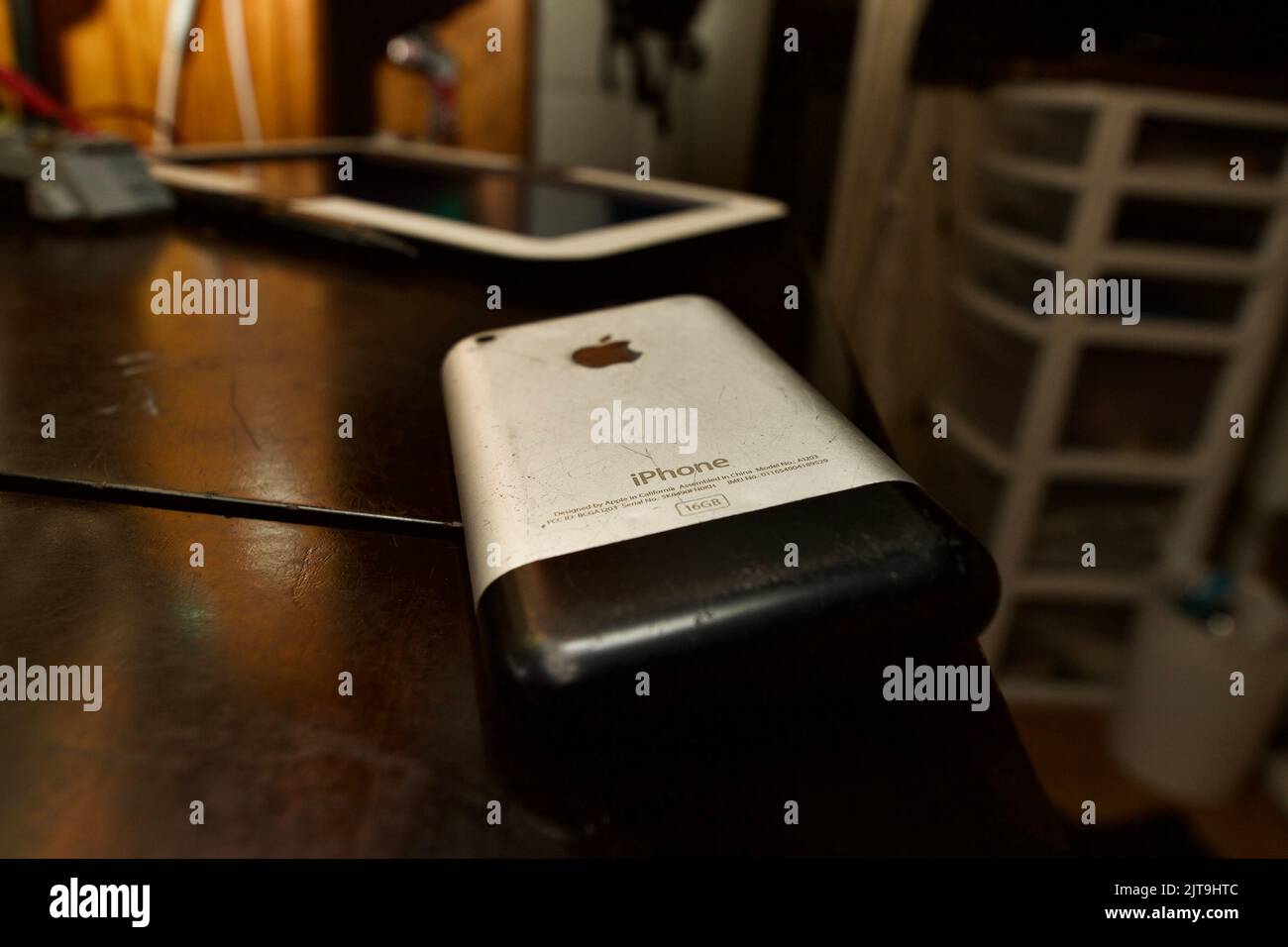 Gros plan de l'iPhone 2G sur la table Banque D'Images