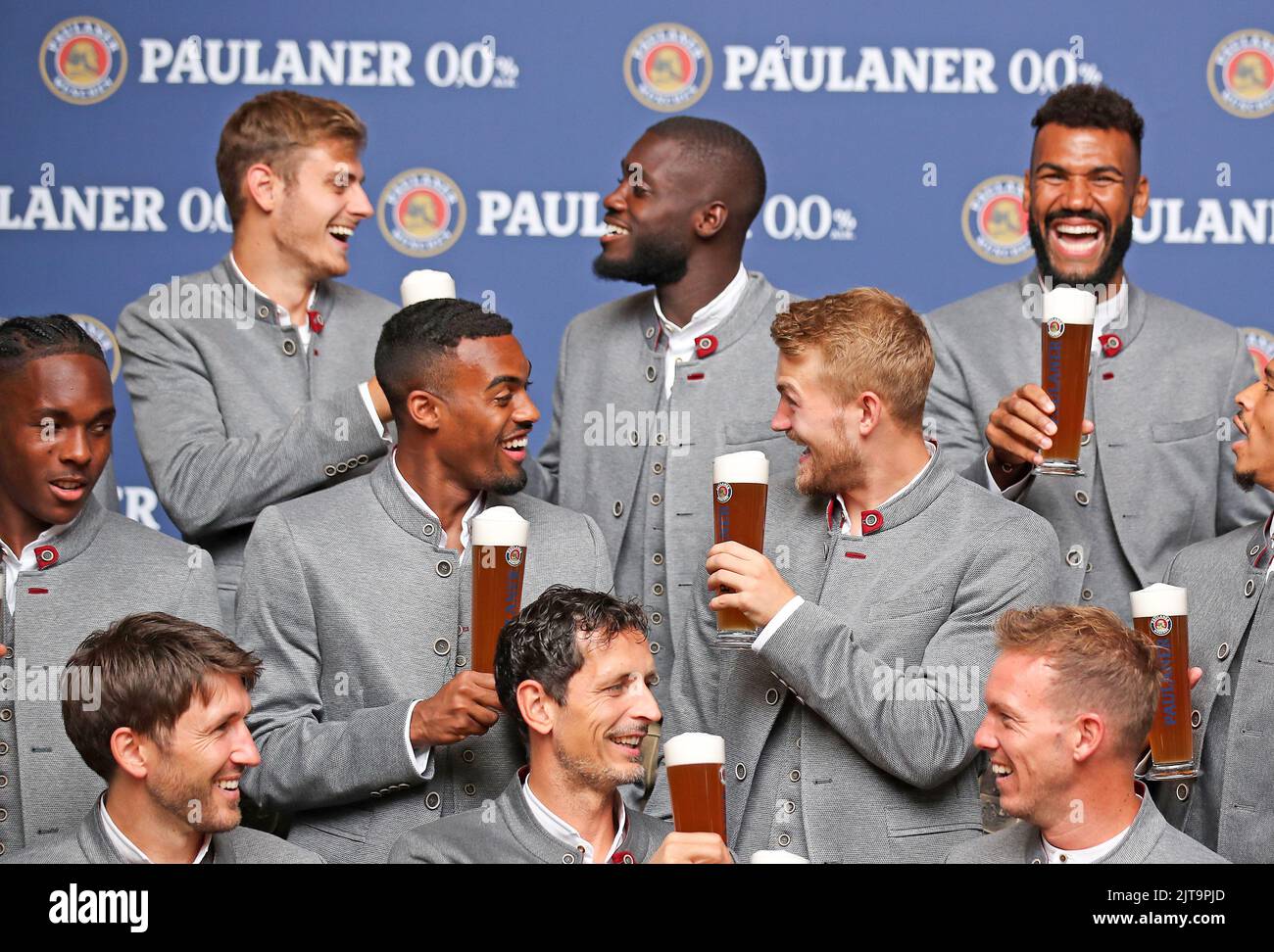 L'équipe du FC Bayern München qui pose pour photo de groupe Photo Stock