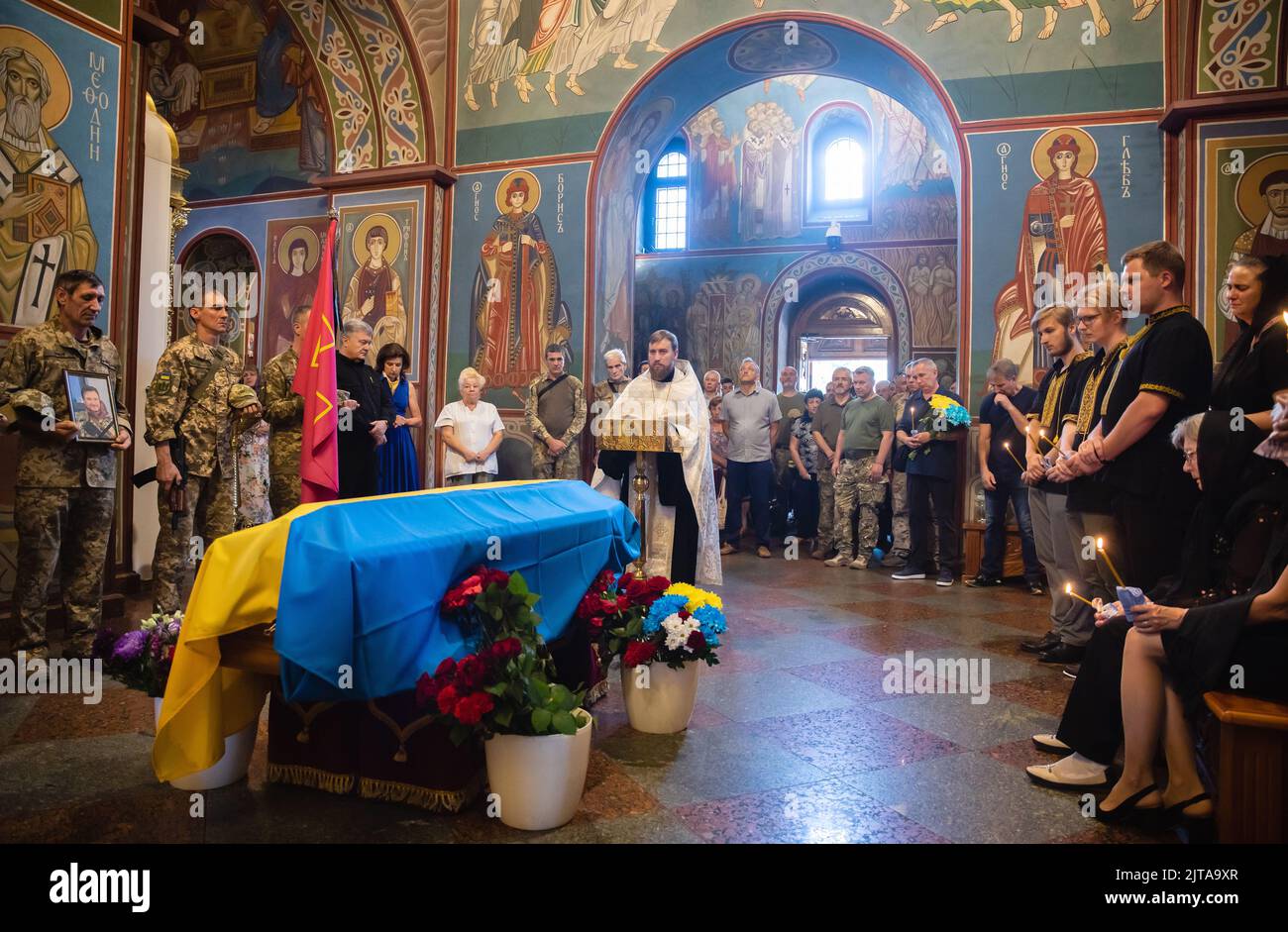 KIEV, UKRAINE - 25 août 2022 : funérailles du soldat ukrainien Yuriy Karakai qui est mort de tirs de mortier dans la région de Kherson Banque D'Images