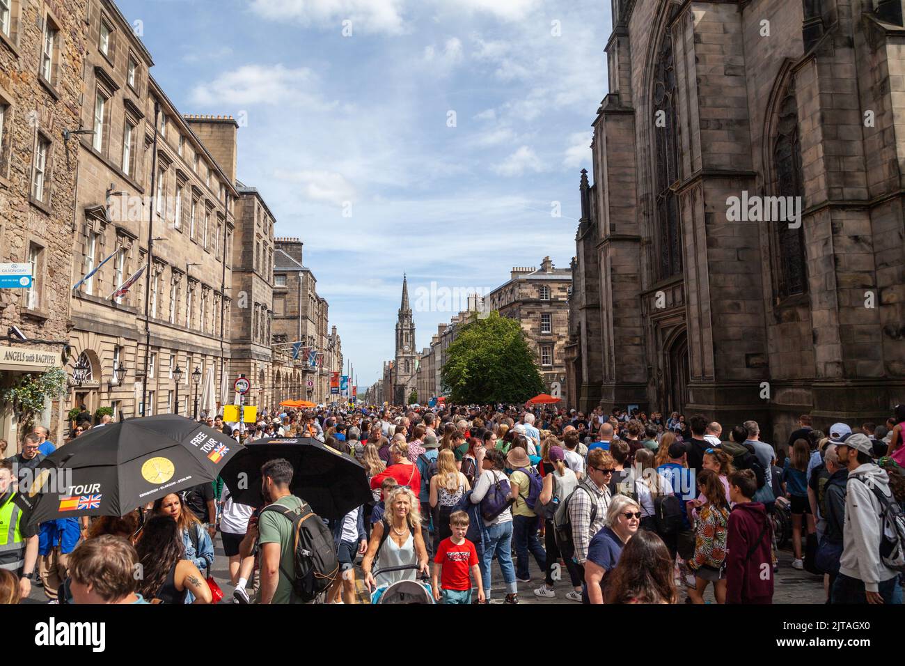 Foule sur le Royal Mile pendant le festival d'Édimbourg Banque D'Images