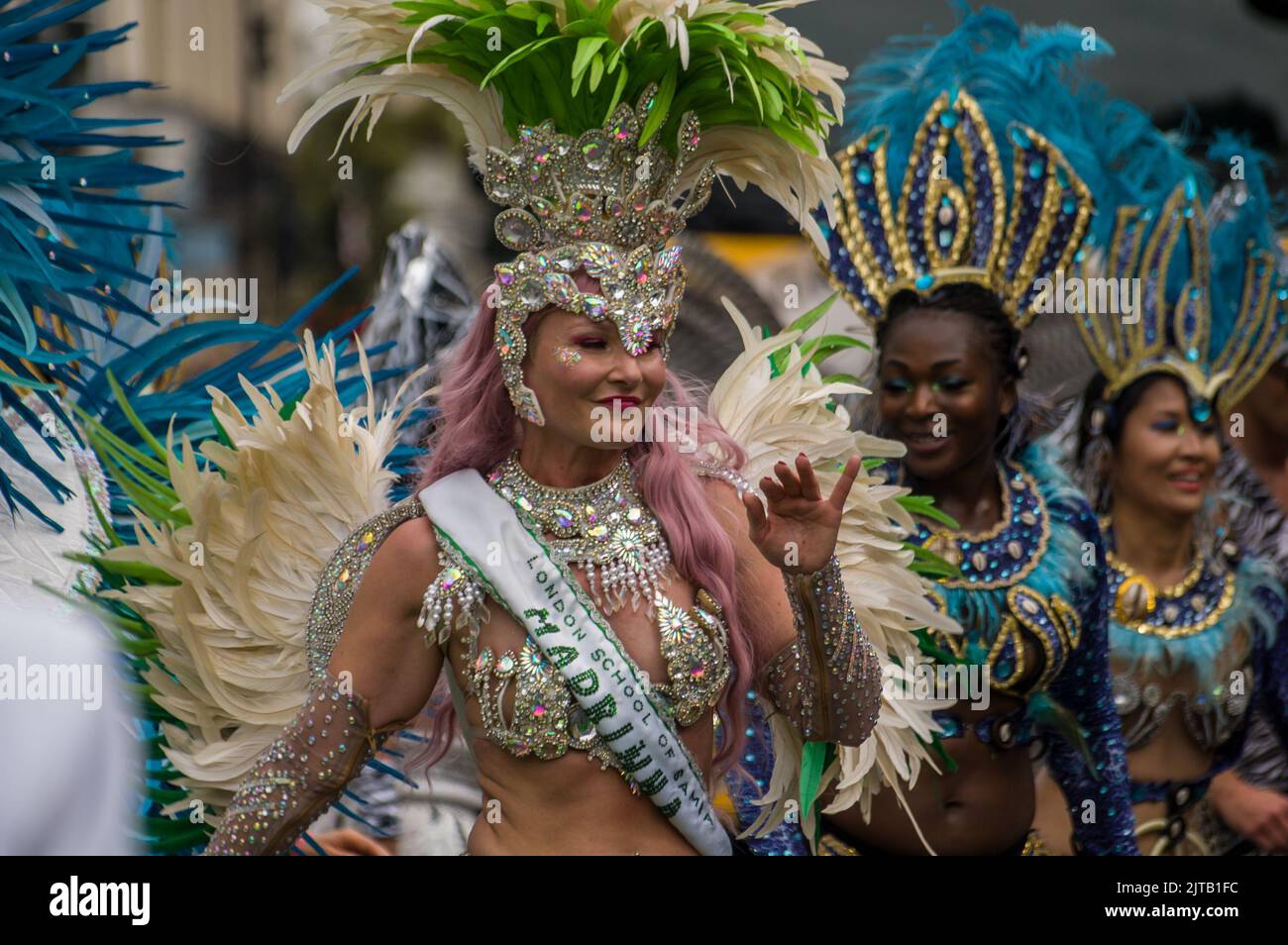 Tenue de samba traditionnelle Banque de photographies et d'images à haute  résolution - Alamy