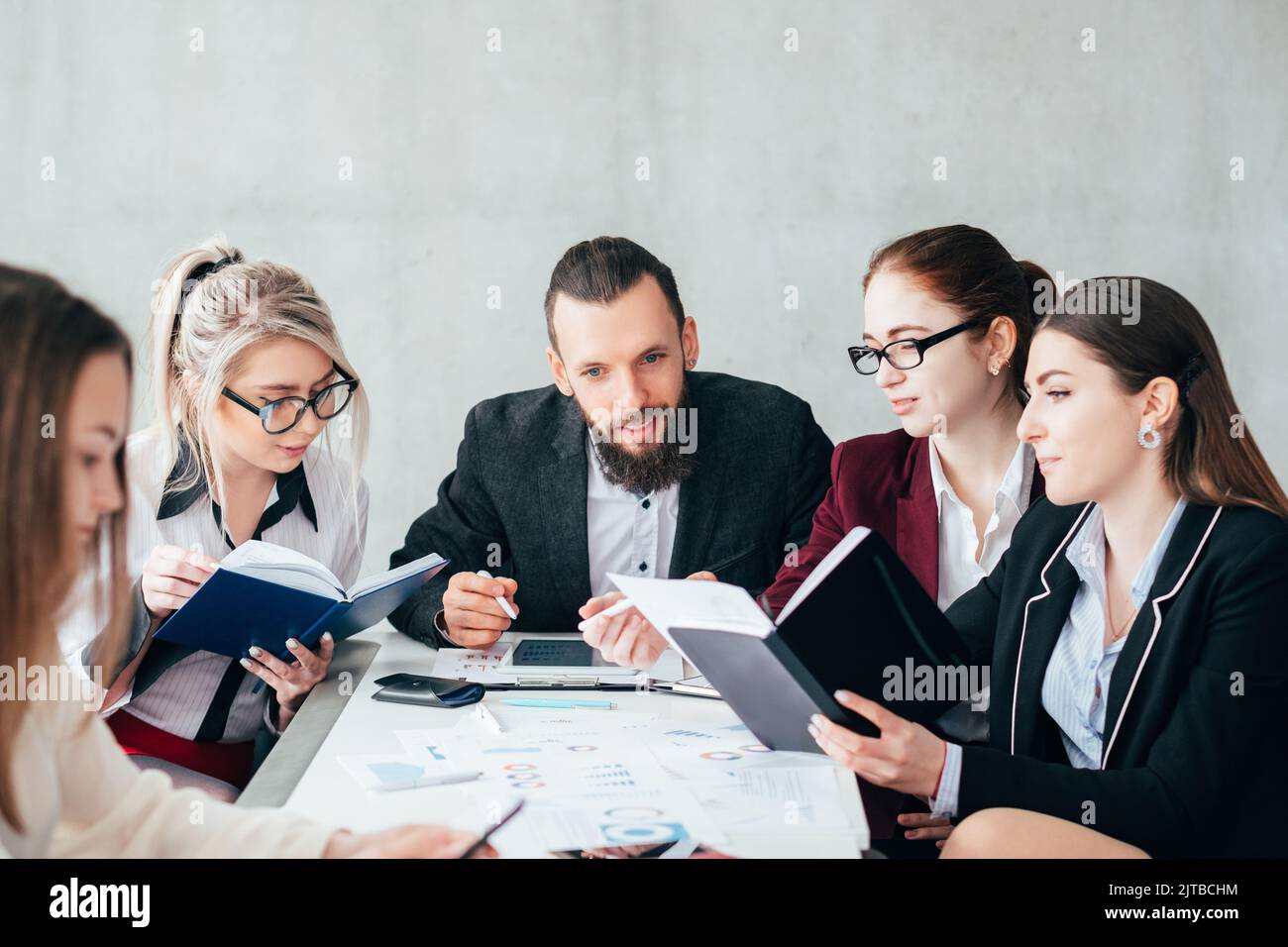 stratégie de création d'argent pour les réunions d'équipe d'affaires Banque D'Images