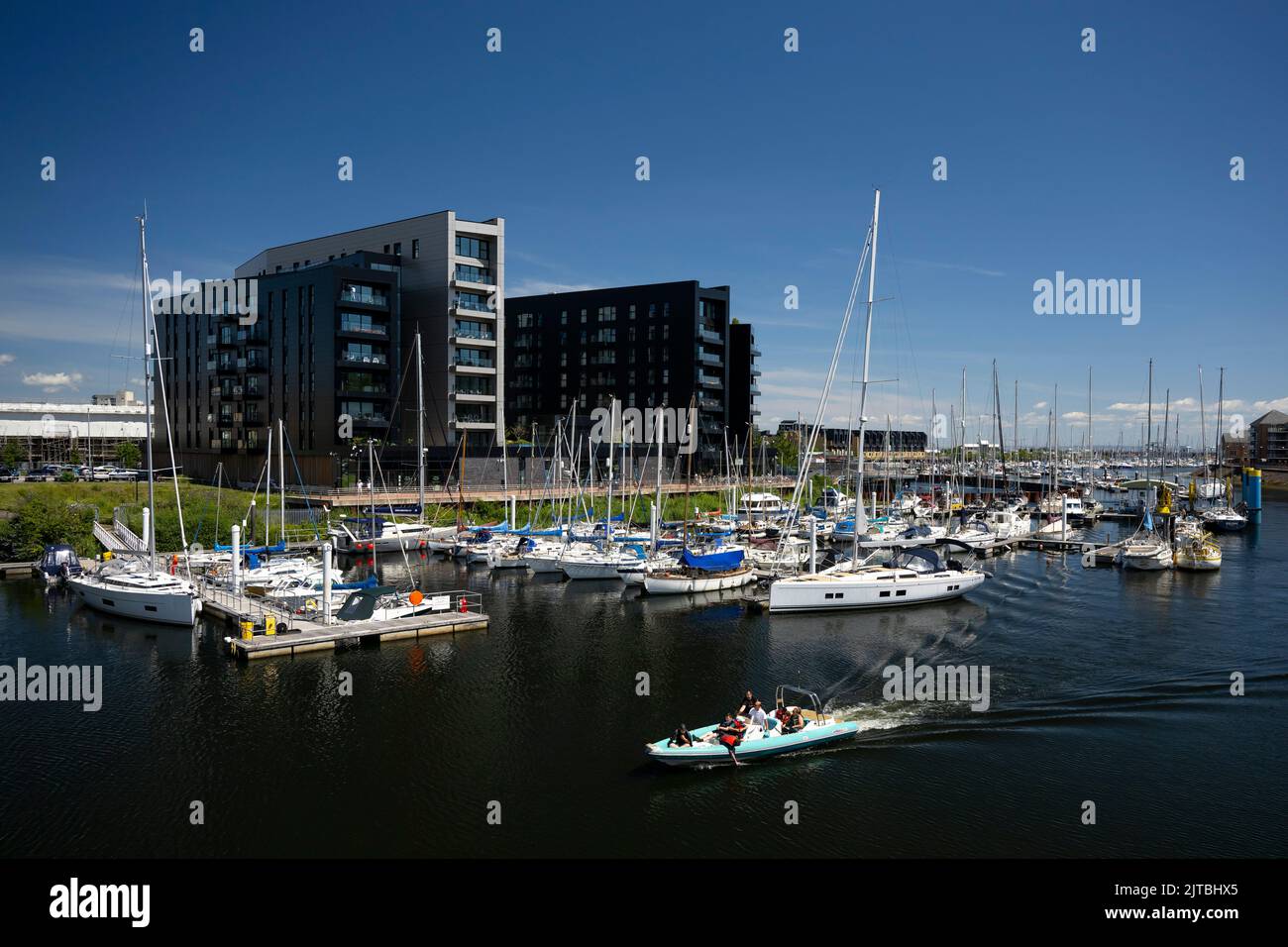 Vue générale des appartements Bayscape au large de la rivière Ely à Penarth, pays de Galles, Royaume-Uni. Banque D'Images