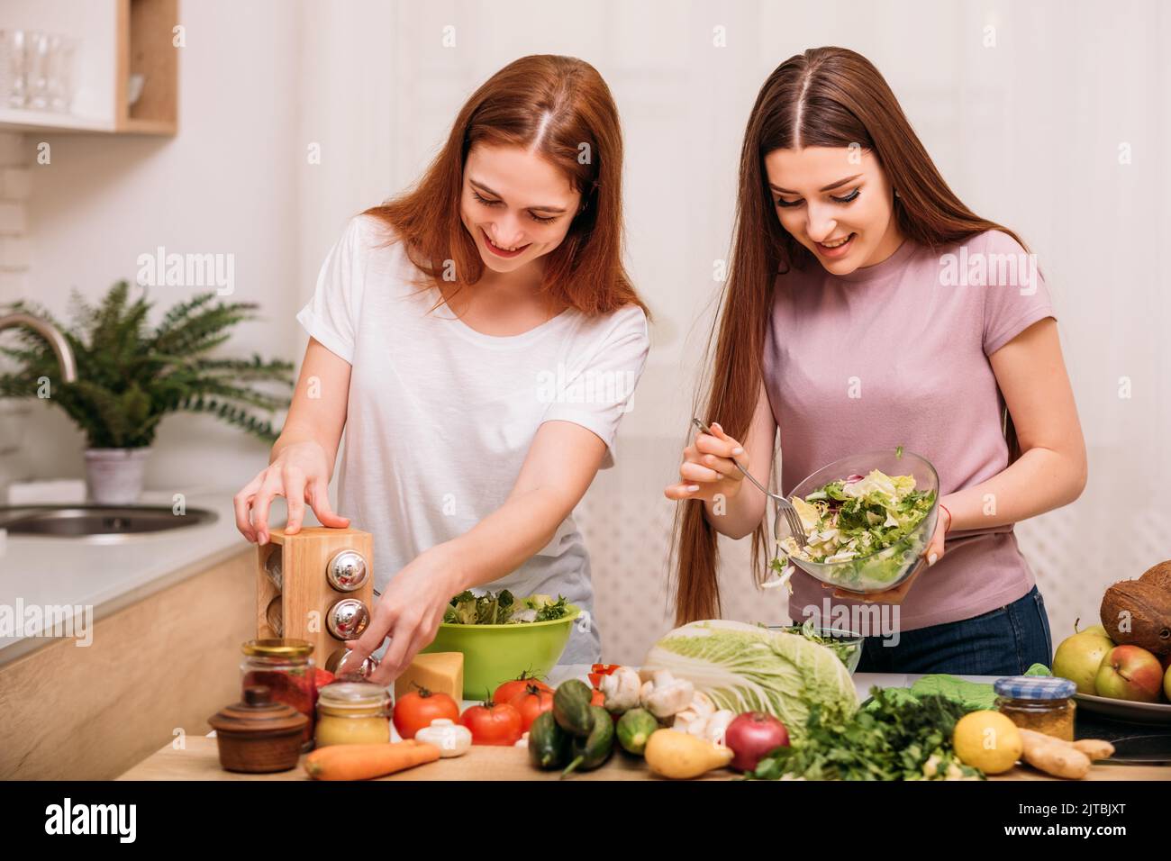 cuisiner des aliments biologiques passe-temps mode de vie sain Banque D'Images