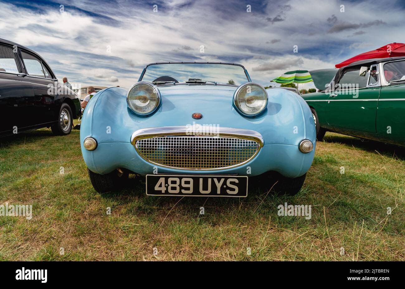 Austin Healey Sprite en bleu ciel au Shalbourne Classic car Show Banque D'Images