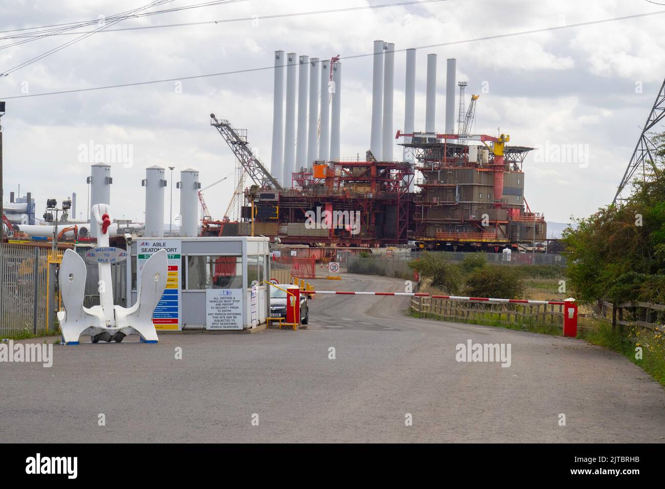 Terrasse supérieure d'une plate-forme de production de pétrole et de gaz offshore pendant le recyclage dans l'usine britannique de Seaton Carew Banque D'Images