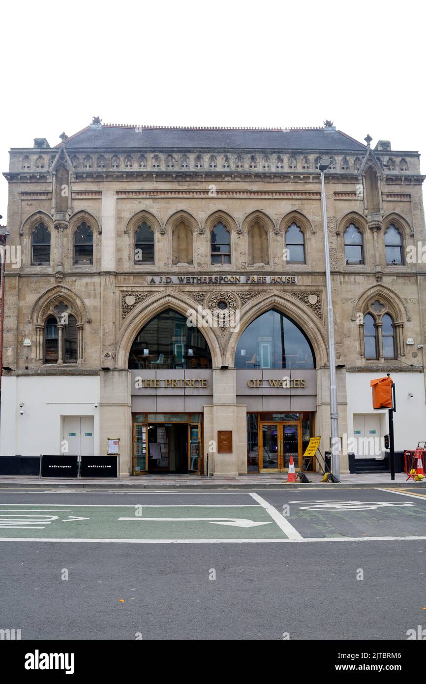 La Maison publique du Prince de Galles, centre de Cardiff, été 2022 Banque D'Images