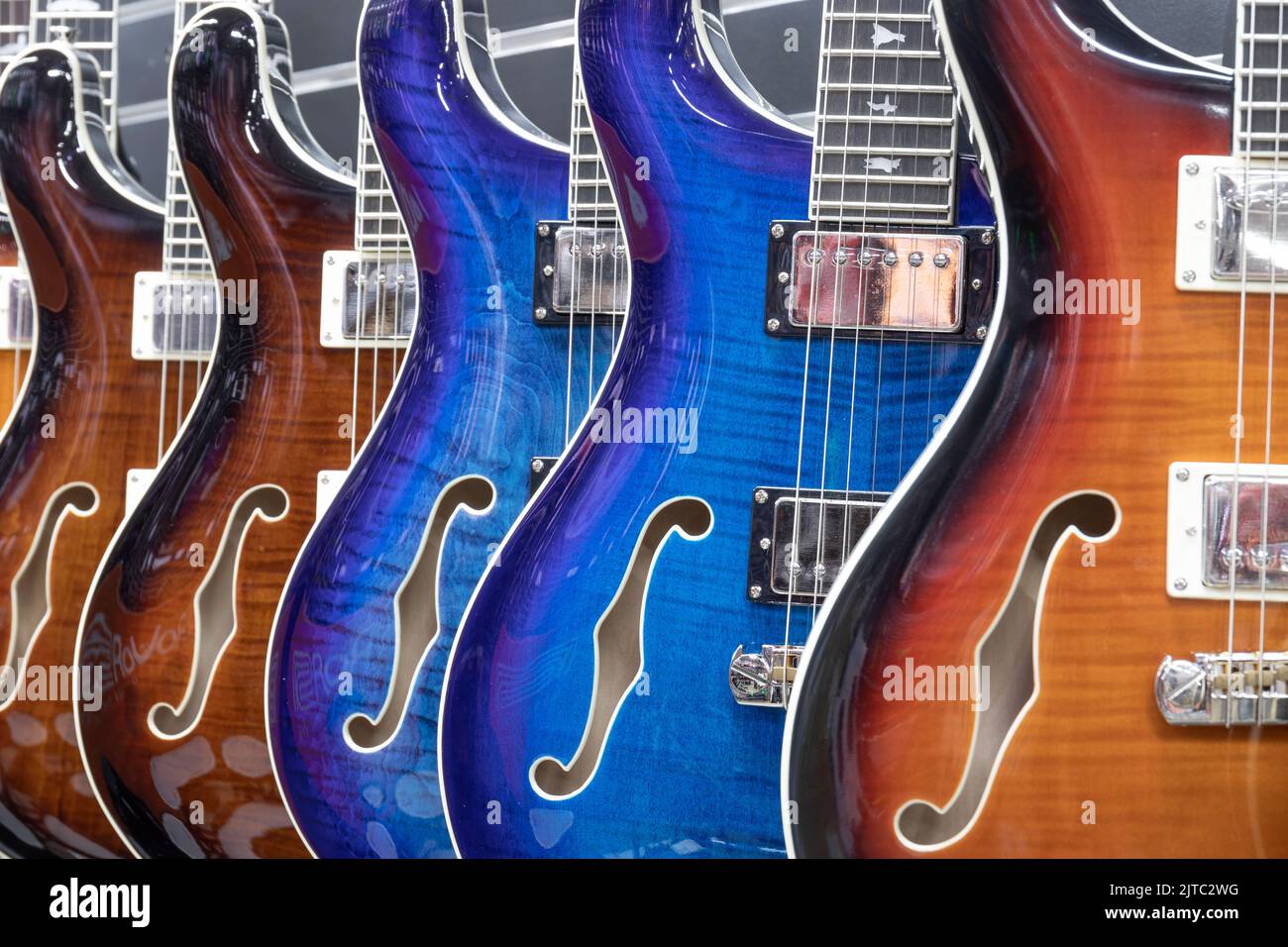 Muncie - Circa août 2022: Paul Reed Smith exposition de guitare. PRS Guitars fabrique un large éventail de guitares, de guitares basses et d'amplificateurs. Banque D'Images