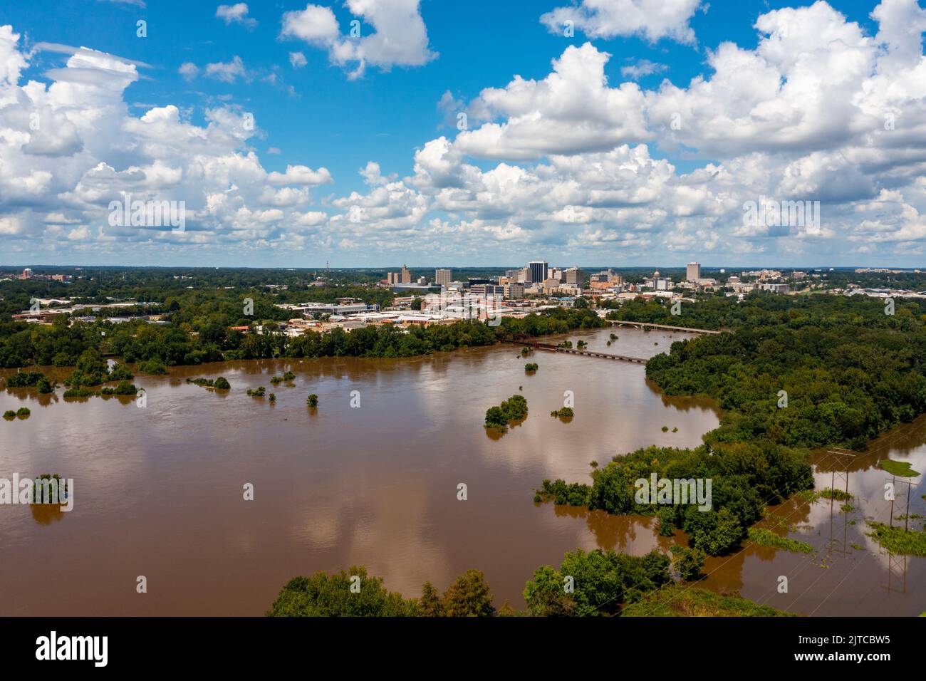 Jackson, MS, États-Unis - 29 août 2022: Haute eau dans la rivière des perles qui traverse Jackson, MS Banque D'Images