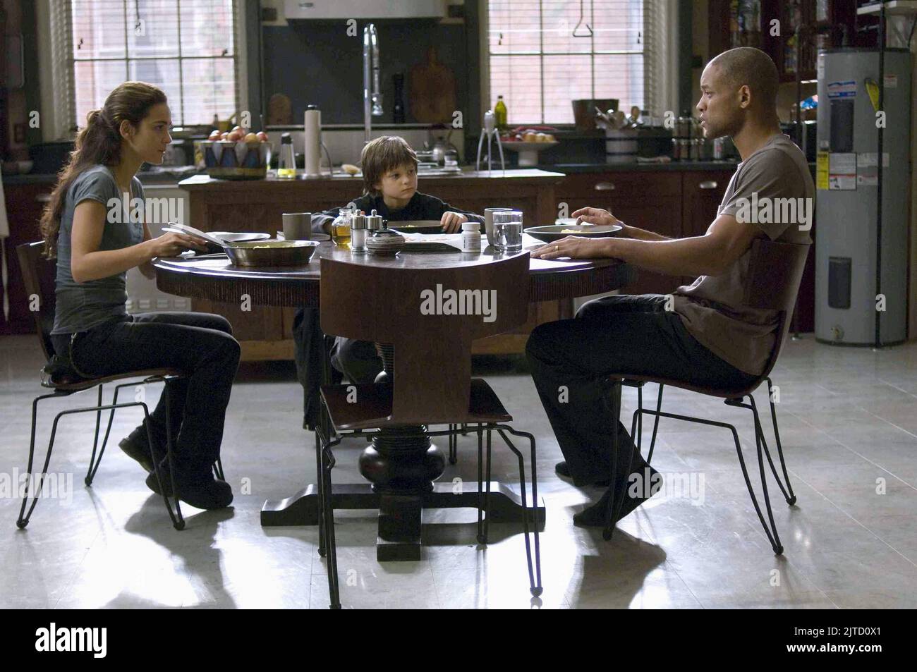 ALICE BRAGA, CHARLIE TAHAN, Will Smith, I Am Legend, 2007 Banque D'Images