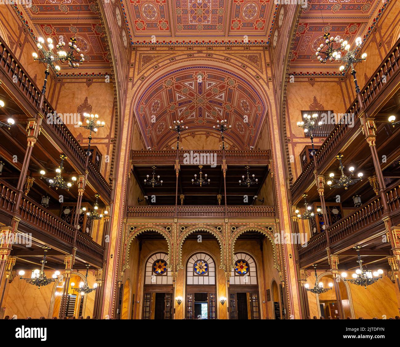 Budapest, Hongrie. Intérieur de la synagogue de la rue Dohany. Il s'agit d'un centre commémoratif juif également connu sous le nom de Grande Synagogue ou Synagogue de Tabakgasse. Banque D'Images