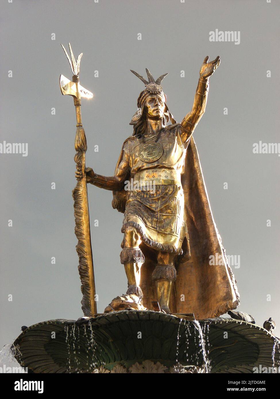 Statue de Pachacuti à gros plan sur la Plaza de Armas à Cusco, Pérou Banque D'Images