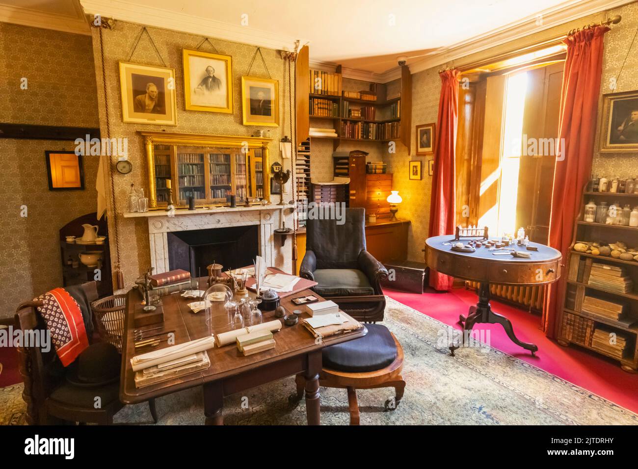 Angleterre, Londres, Bromly, Downe, Down House, L'ancien domicile du naturaliste anglais Charles Darwin, vue intérieure de l'étude Banque D'Images