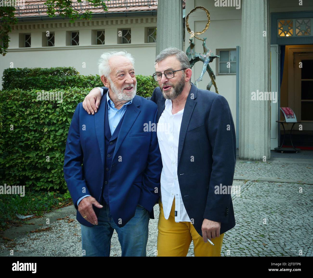 Berlin, Allemagne. 29th août 2022. Les acteurs Dieter Hallervorden, Dominique Horwitz vl, ont pris le 29.08.2022 lors de la conférence de presse annuelle pour la présentation du programme pour la saison 2022/2023 au Théâtre Schlosspark à Berlin Steglitz. © PAR XAMAX Credit: XAMAX/dpa/Alay Live News Banque D'Images