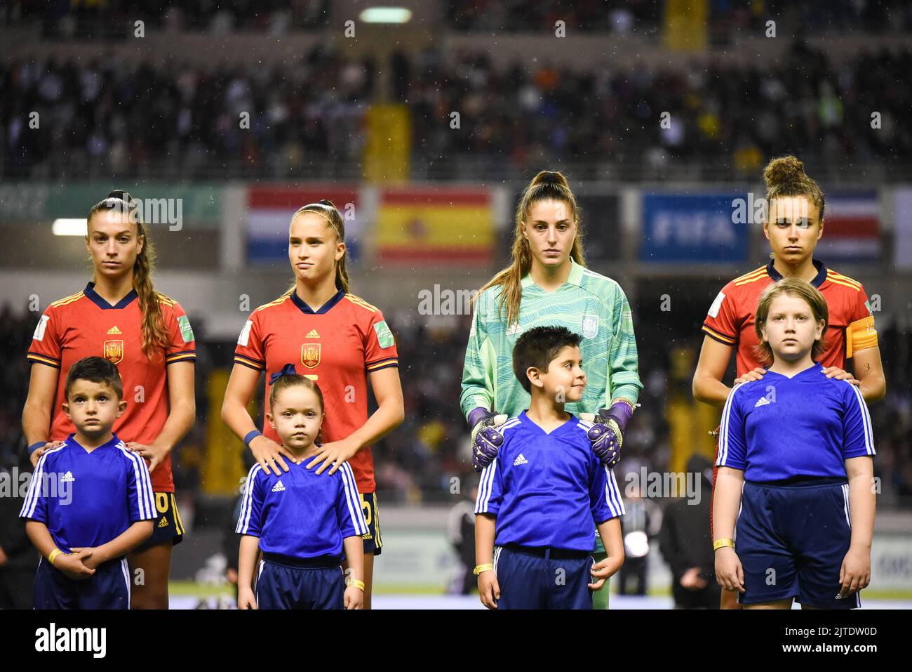SAN JOSÉ, Costa Rica : l'équipe d'Espagne pose le précédent match final joué entre l'Espagne et le Japon pour le trophée des champions au monde des femmes U-20 de la FIFA Banque D'Images