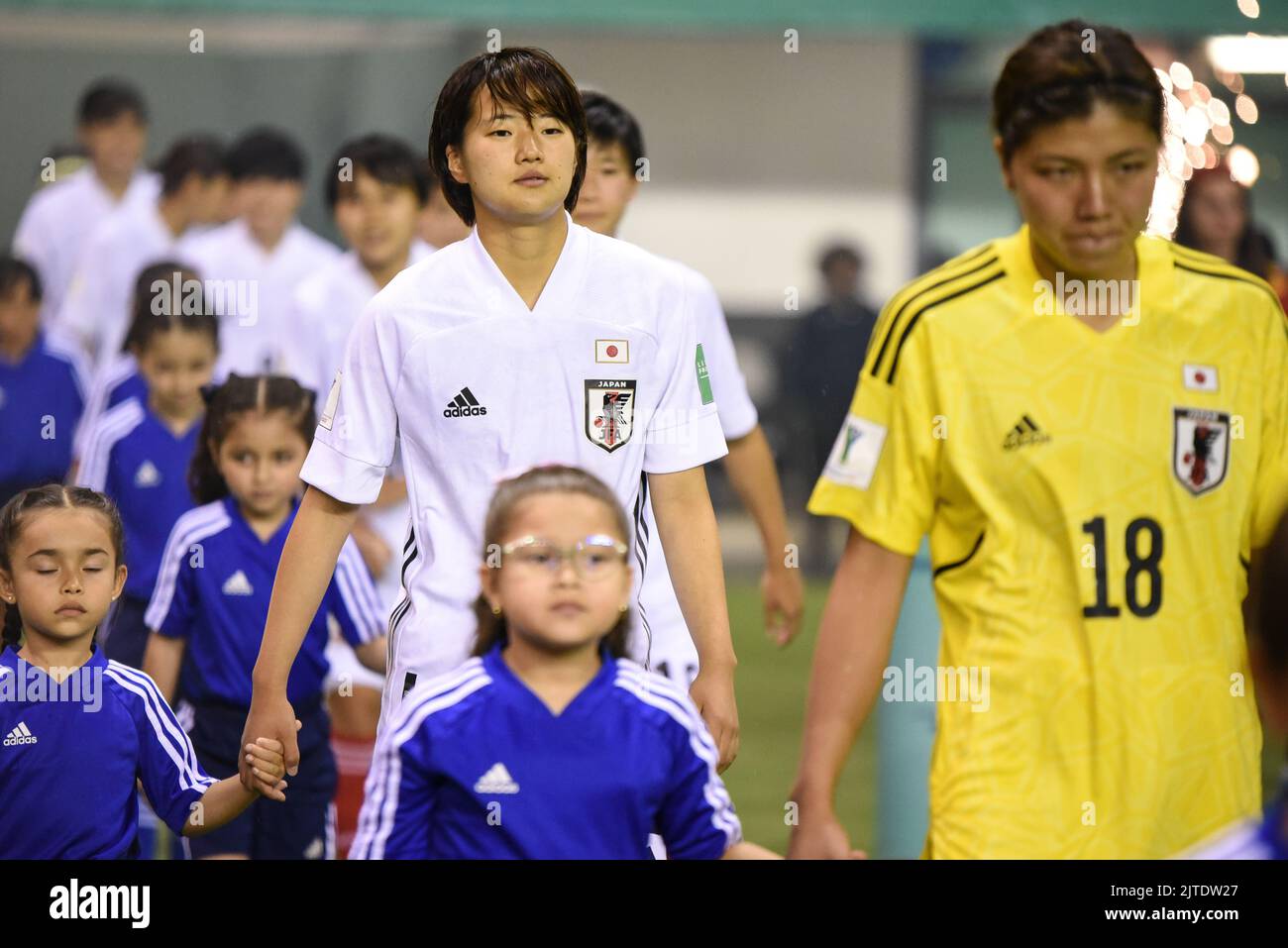 SAN JOSÉ, Costa Rica: Les joueurs japonais entrent sur le terrain précédent le match final joué entre l'Espagne et le Japon pour le trophée des champions à la FIFA U-20 Banque D'Images