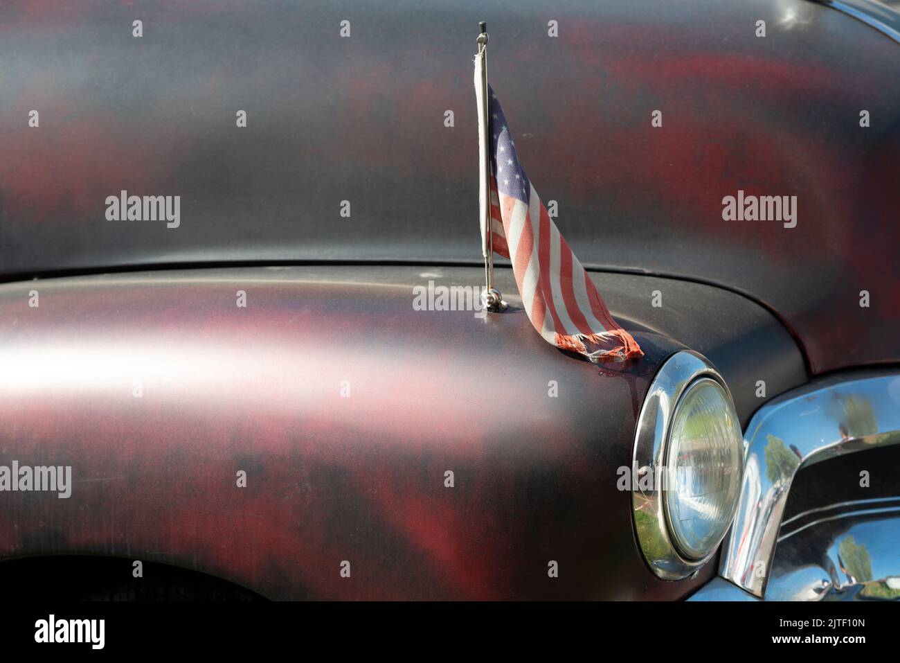 Pick-up 3100 1954 de Chevrolet avec drapeau américain Banque D'Images