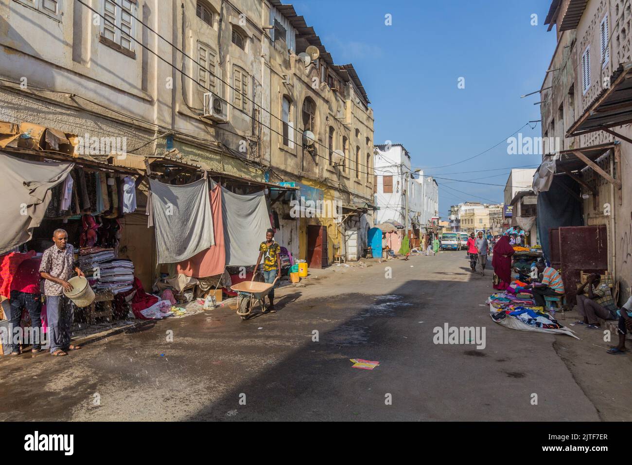 DJIBOUTI, DJIBOUTI - 17 AVRIL 2019 : vue d'une rue à Djibouti, capitale de Djibouti. Banque D'Images