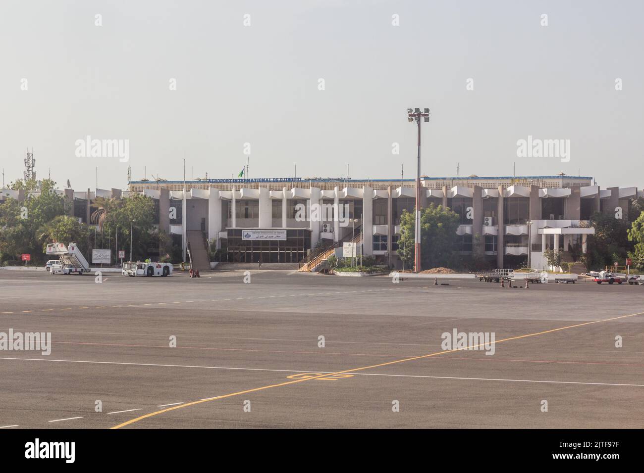 DJIBOUTI, DJIBOUTI - 21 AVRIL 2019 : terminal passagers de l'aéroport international de Djibouti–Ambouli : Banque D'Images