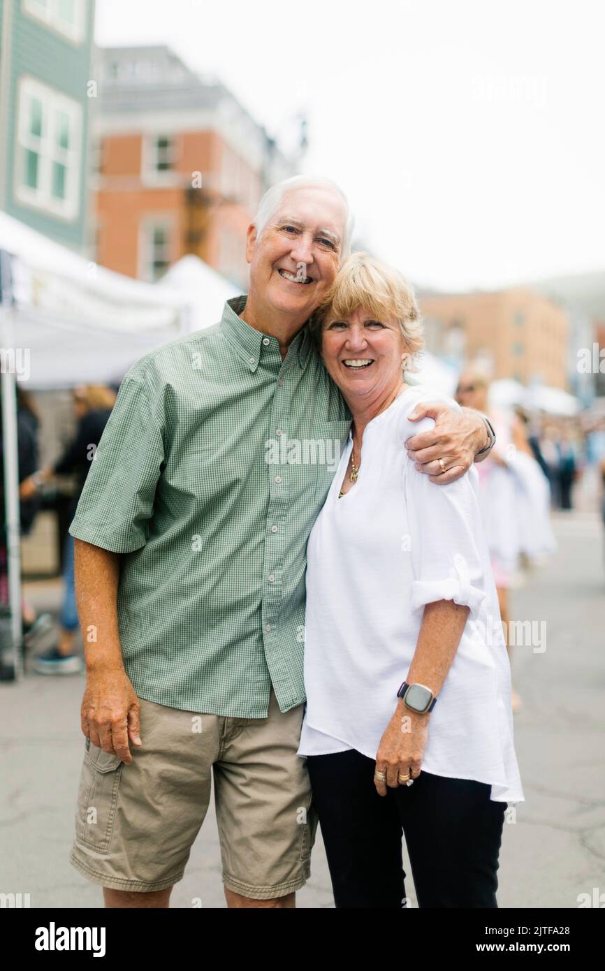 Portrait of smiling senior couple Banque D'Images