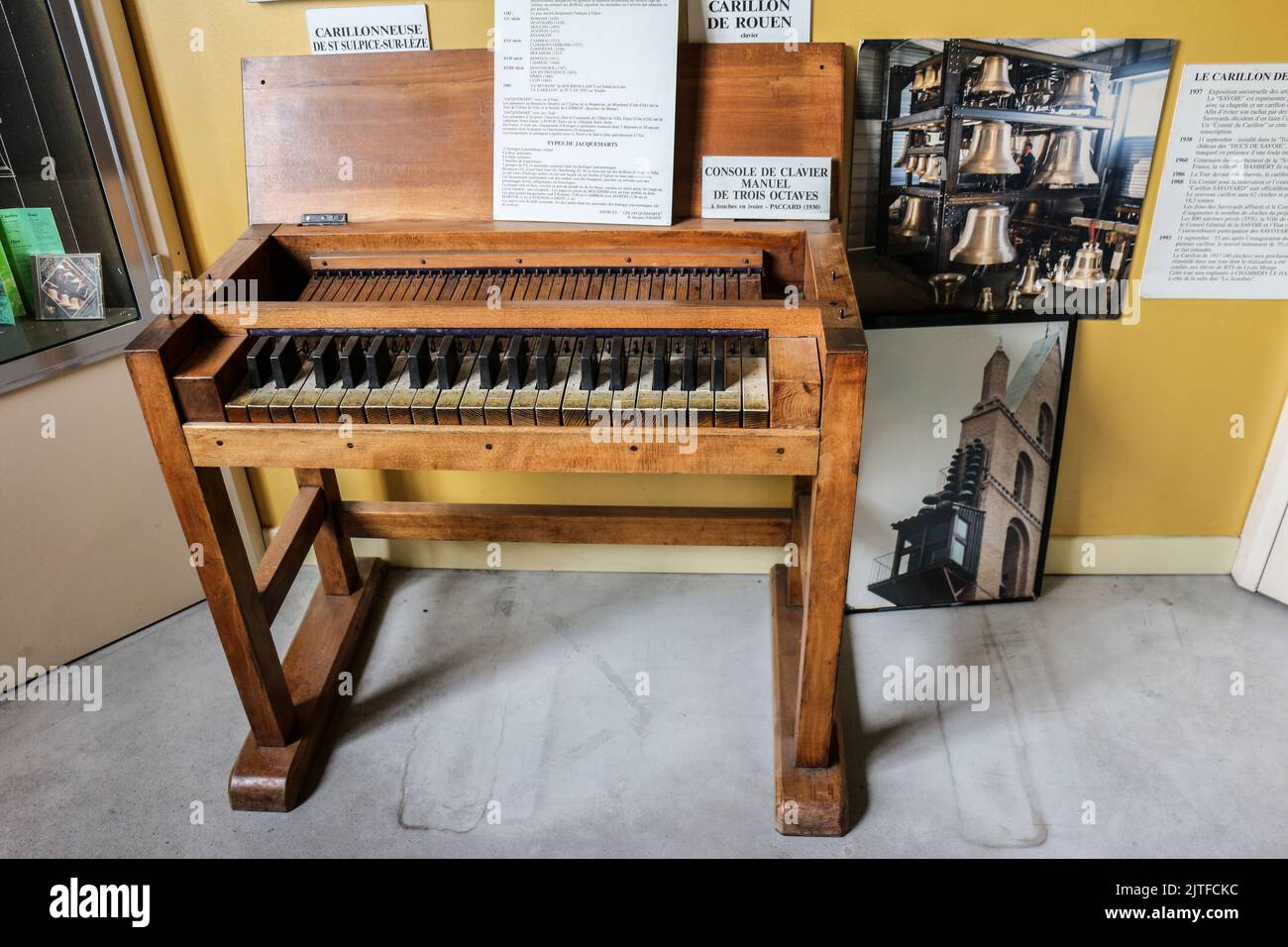 Carillon keyboard Banque de photographies et d'images à haute résolution -  Alamy