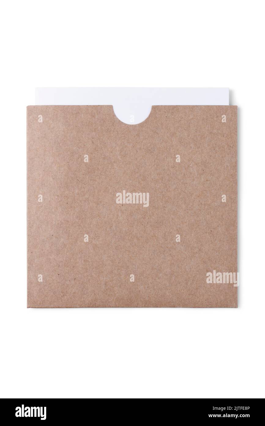 Enveloppe en carton avec papiers isolés sur blanc. Vue de dessus Banque D'Images