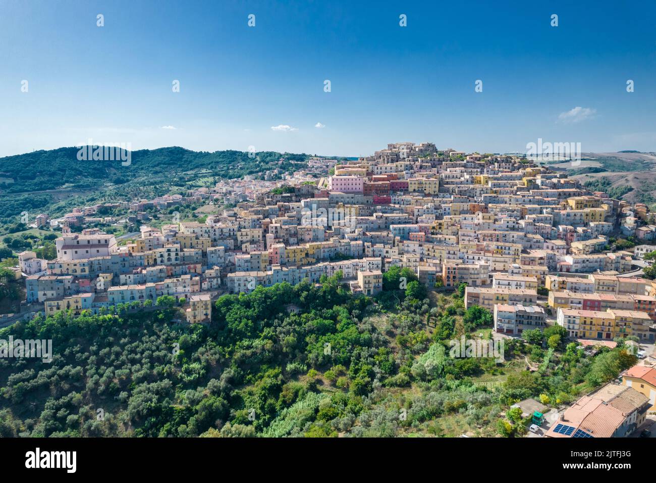 Vue aérienne de la petite ville ancienne de Calitri, près d'avellino, campanie, italie Banque D'Images
