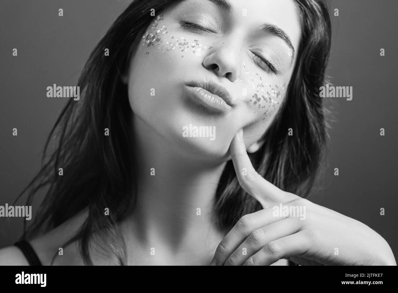 taasing femme nature narcissique portrait lèvres pout Banque D'Images