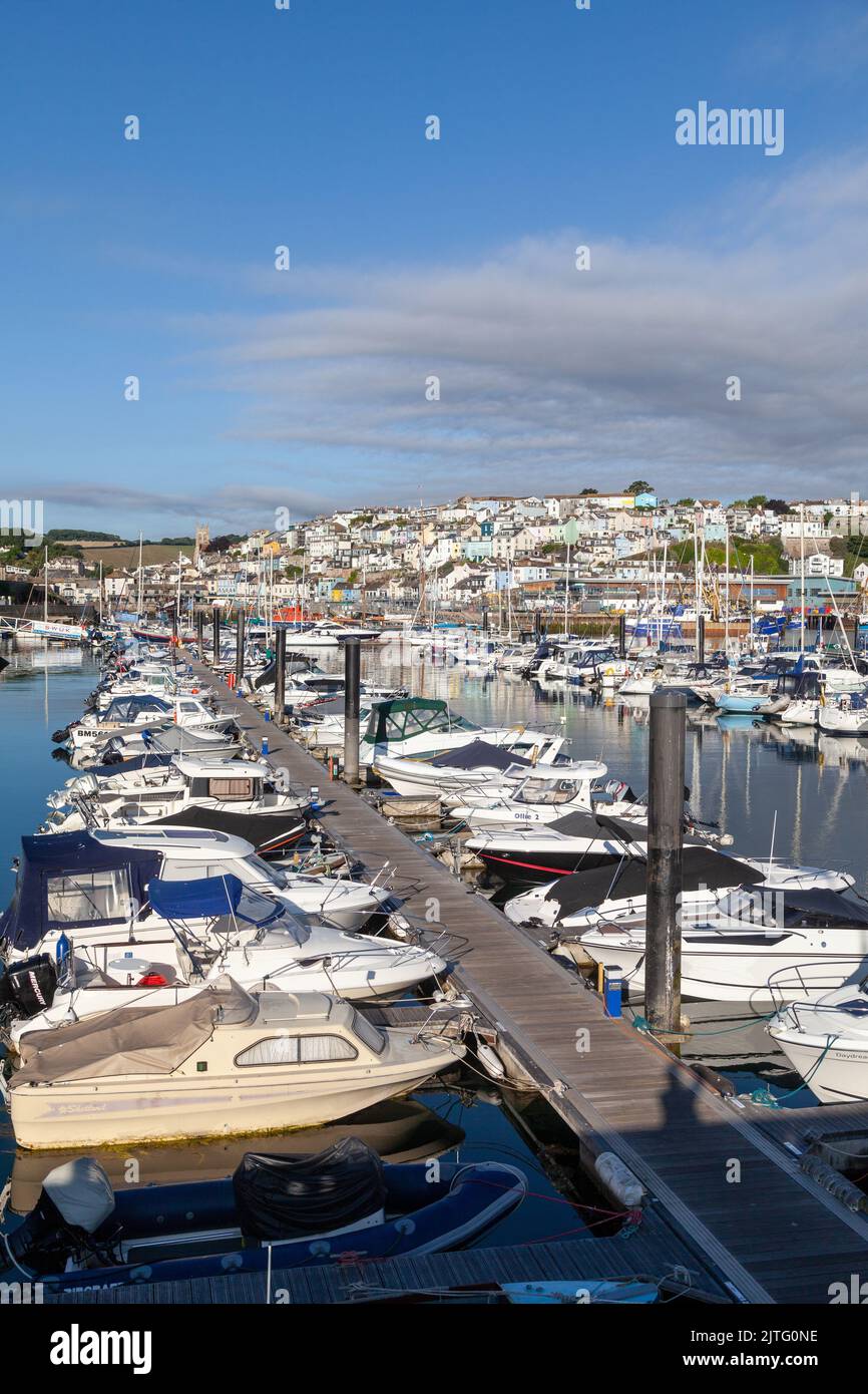 Yachts amarrés à Brixham Marina, Devon, Angleterre Banque D'Images