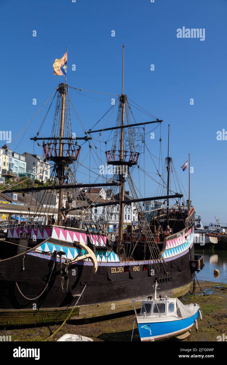 Une réplique du port Brixham amarré de Golden Hind à Devon. Banque D'Images