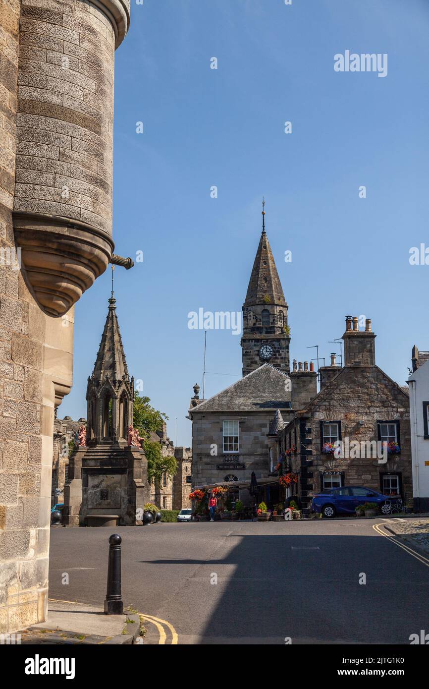 Le joli village de Falkland à Fife, en Écosse Banque D'Images