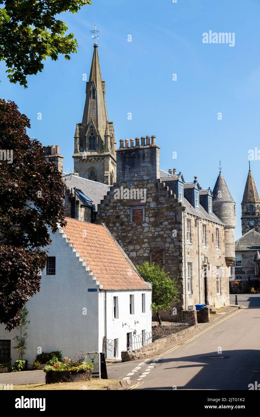 Le joli village de Falkland à Fife, en Écosse Banque D'Images