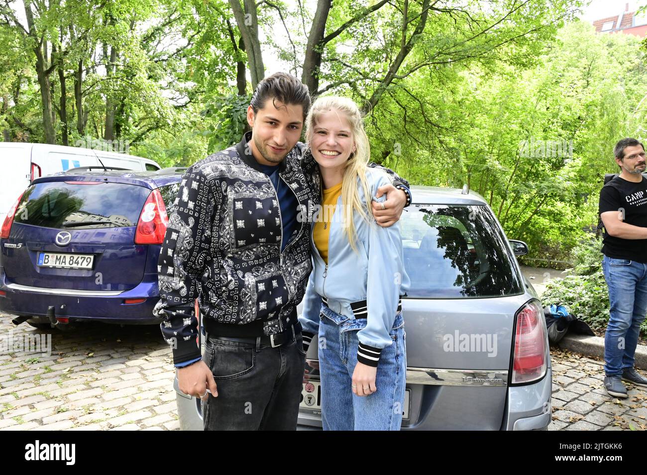 Adonis Jovanovic aka Dean und Katharina Kock aka Toni am set BEI Dreharbeiten zur Reality-Daily-SOAP `Berlin - Tag und Nacht'am Paul-Lincke-Ufer. BERL Banque D'Images