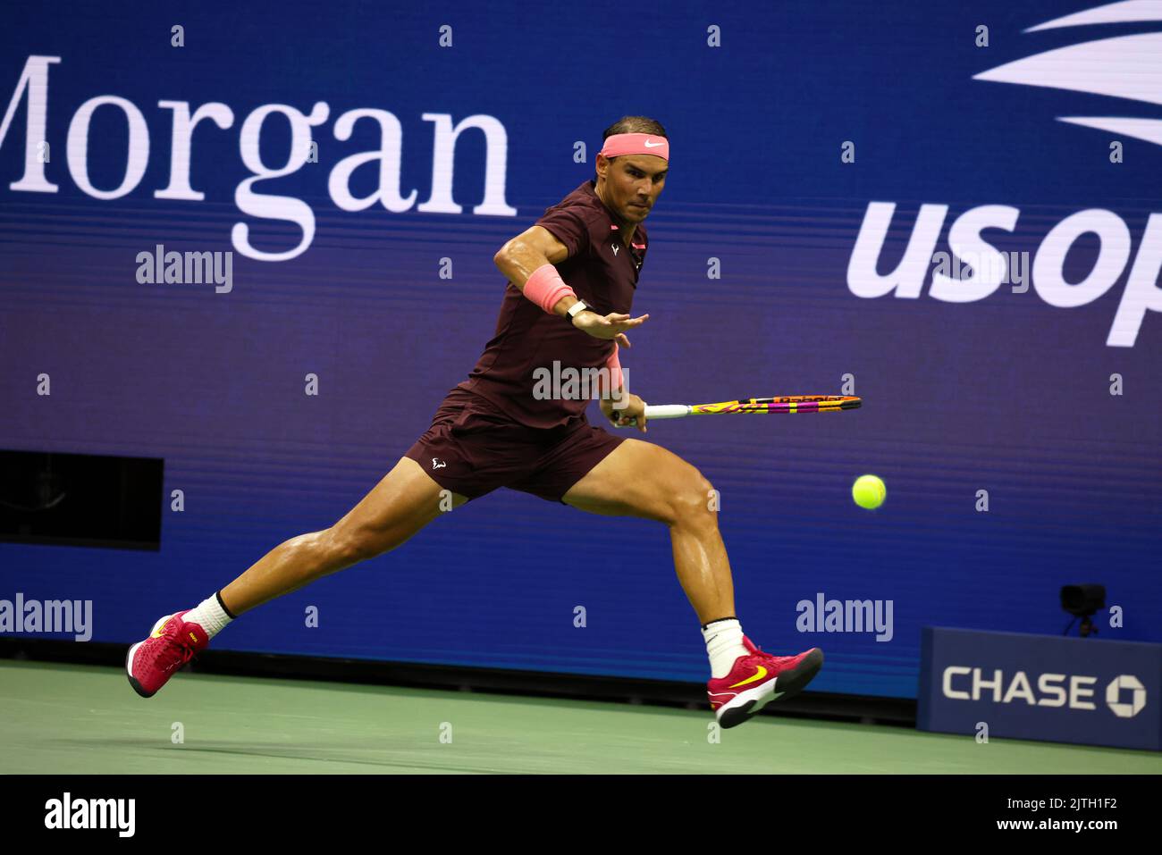 OUVERT AUX ÉTATS-UNIS - JOUR 2, Flushing Meadows, New York, États-Unis. 30th août 2022. Rafael Nadal, d'Espagne, a taché un front lors de son match d'ouverture contre Rinky Hijikata, d'Australie. Crédit : Adam Stoltman/Alamy Live News Banque D'Images