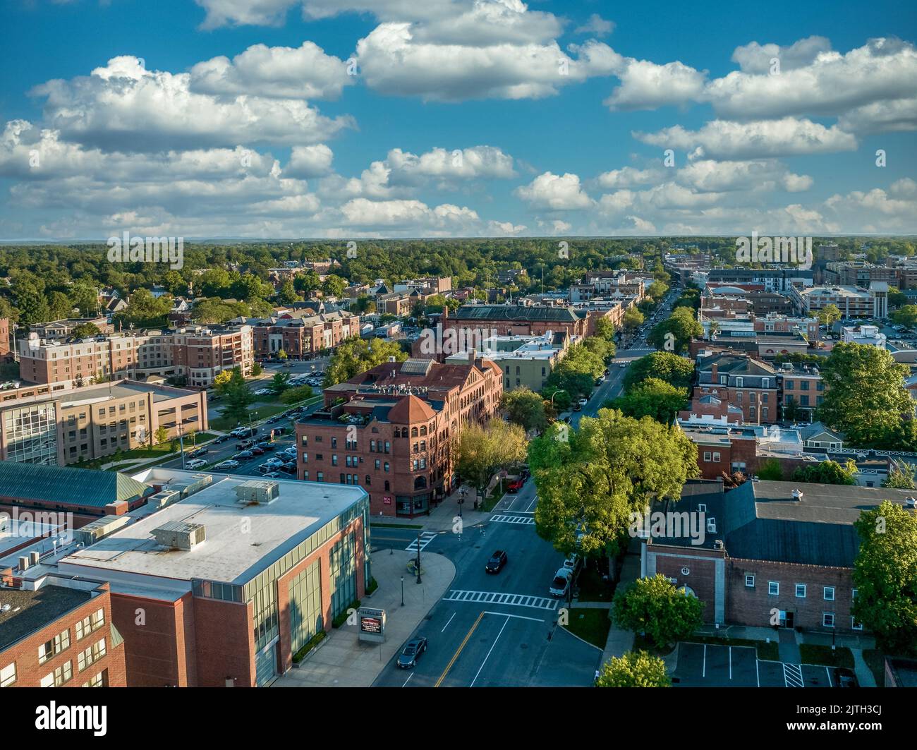 Vue aérienne de Broadway à Saratoga Springs New York Banque D'Images