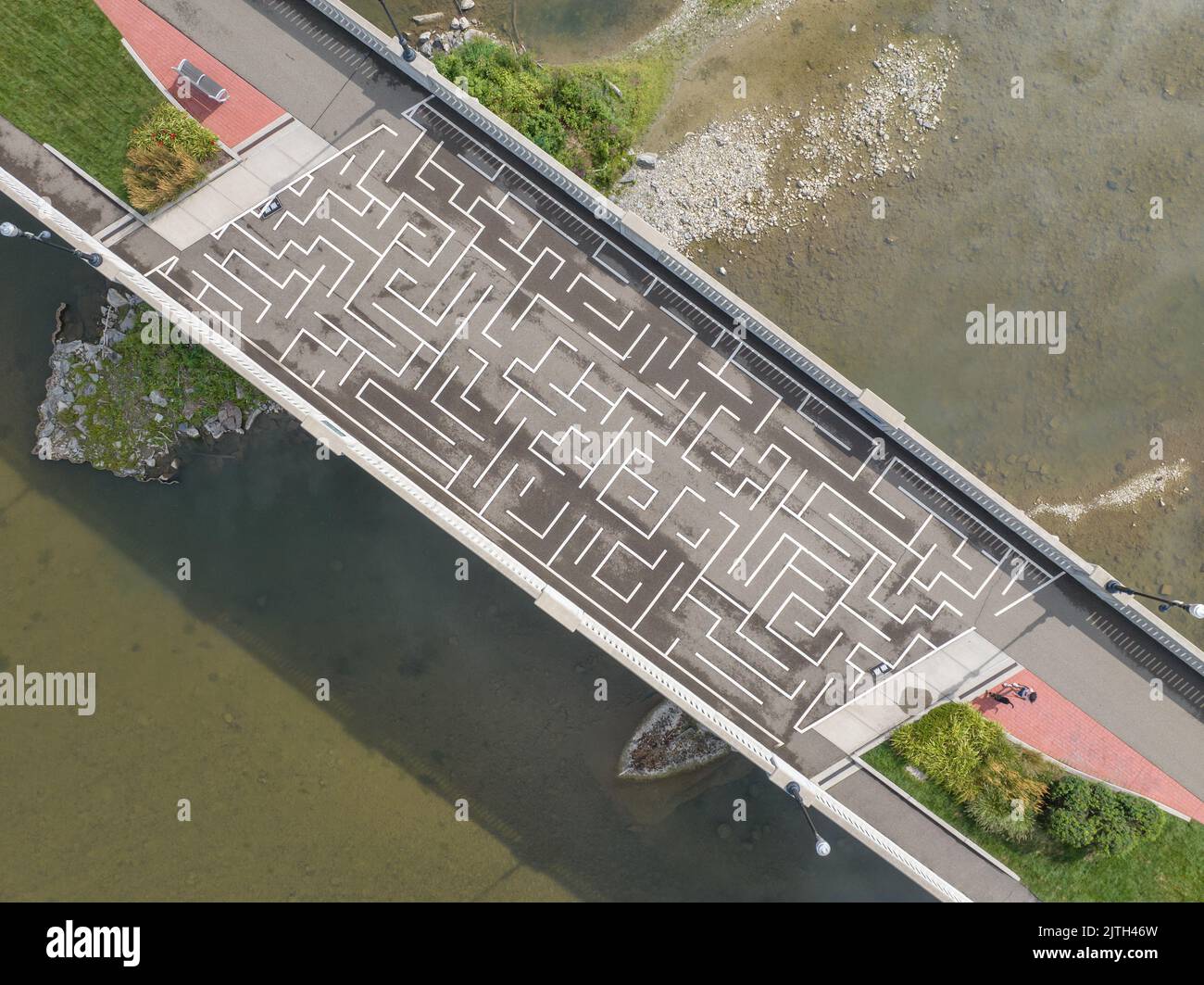 Vue aérienne du comté de Corning Steuben, du centre-ville de New York, de la rivière chemung, du pont de promenade du centre-ville Banque D'Images