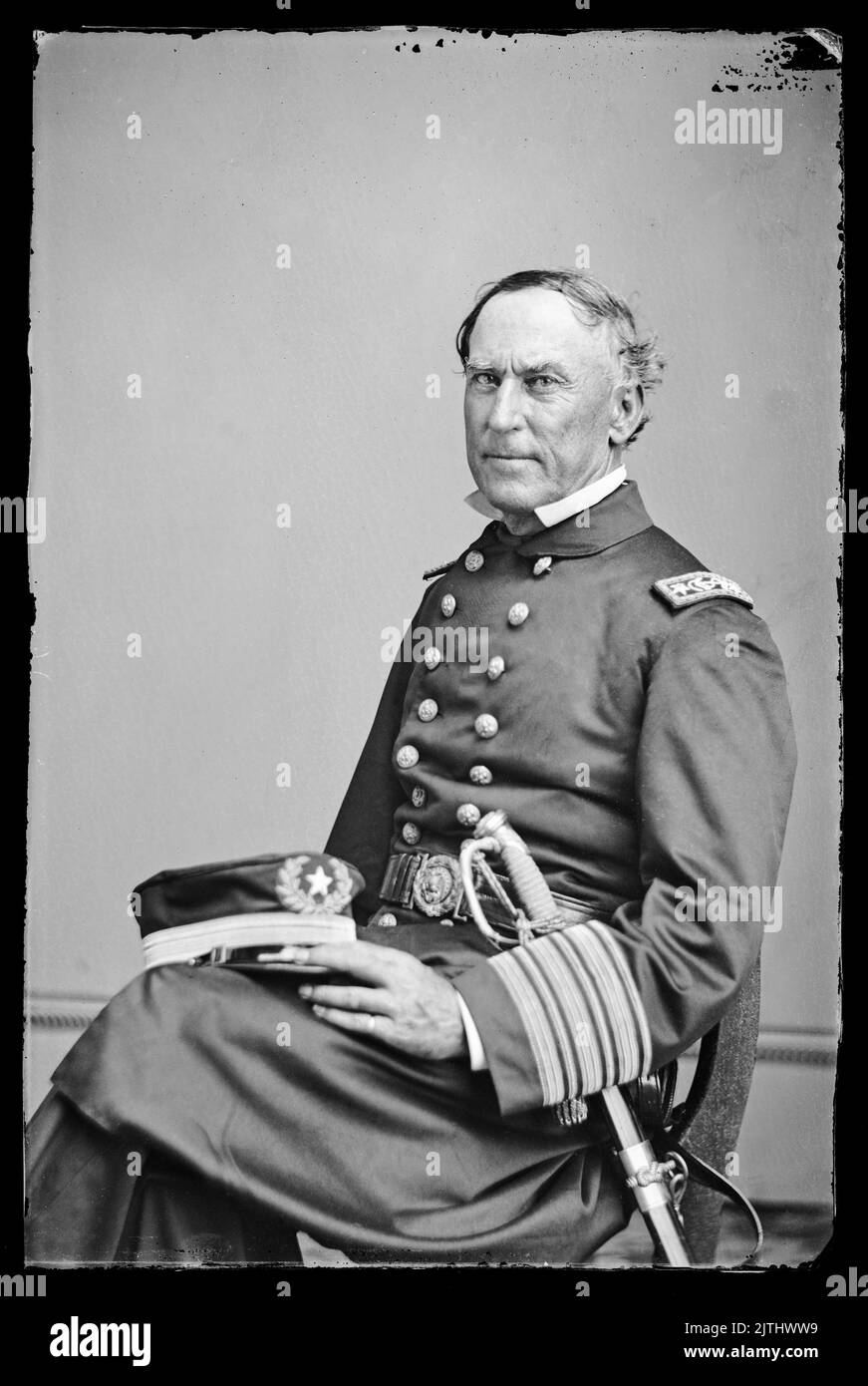 David Glasgow Farragut (1801-1870), était officier de drapeau de la Marine américaine pendant la guerre de Sécession, photographie de portrait de Mathew Brady Studio, 1860-1870 Banque D'Images