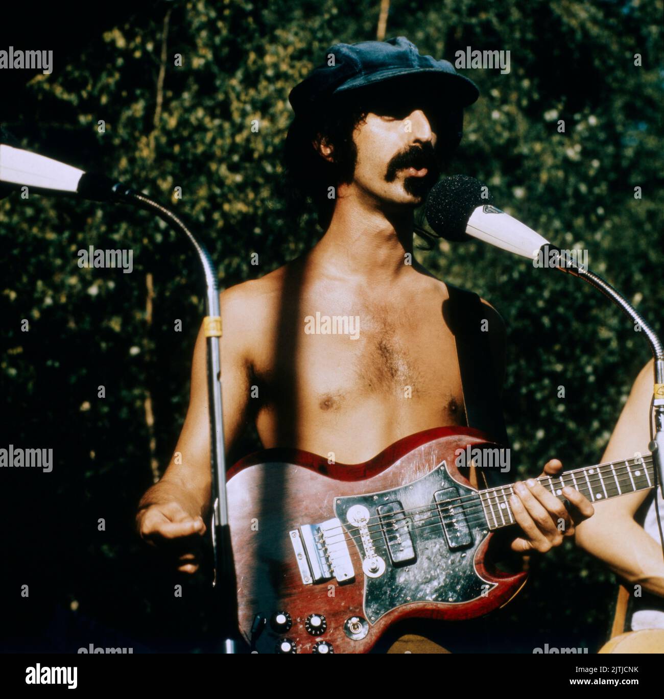 Frank Zappa, amerikanischer Musiker, Gitarrist, spielt Jazzrock, Blues, Avantgarde, art rock, Bild: Vers 1968. Frank Zappa, musicien américain, guitariste, joue du jazz rock, blues, avant-garde, art rock, photo vers 1968. Banque D'Images